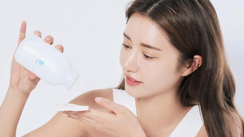 7 Rekomendasi Toner untuk Eksfoliasi Wajah yang Ampuh Mengangkat Sel Kulit Mati