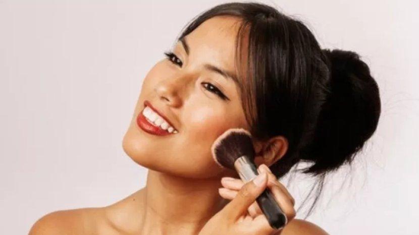 7 Tips Makeup untuk Pemilik Warna Kulit Sawo Matang