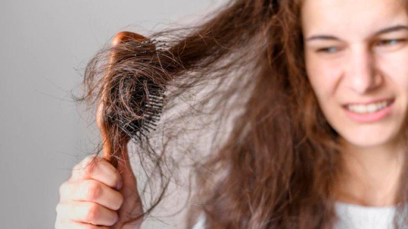 9-cara-ini-terbukti-ampuh-mengatasi-rambut-susah-diatur-dan-mengembang-apa-saja.jpg