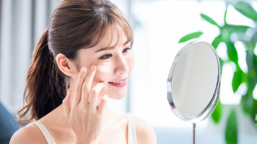 Apa Manfaat Sunscreen? 6 Keuntungan Rajin Pakai Sunscreen untuk Kulitmu