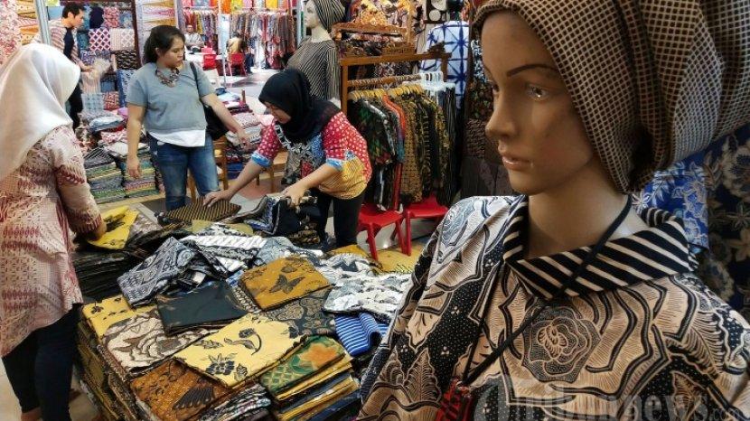 10 Cara Merawat Baju Batik yang Benar agar Warnanya Tidak Pudar