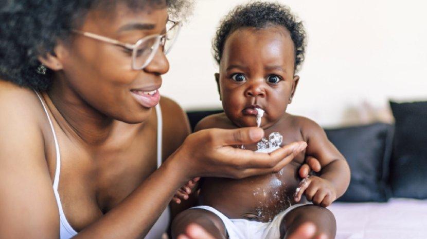 7 Cara Tepat Menangani Bayi Gumoh setelah Minum Susu, Ketahui Penyebabnya Juga