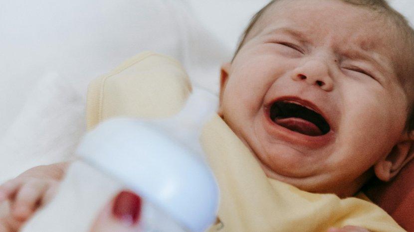 5 Tindakan yang Dapat Mengatasi Bayi Rewel saat Tumbuh Gigi, Jangan Panik!