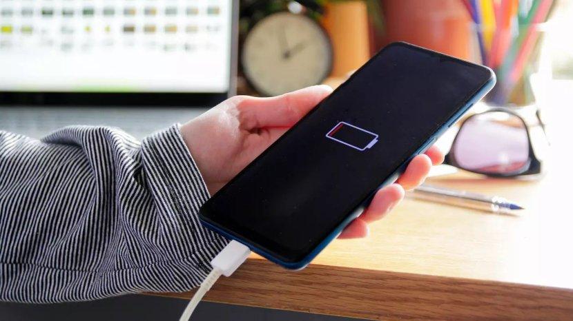 5 Alasan Charging HP Kamu Lama Penuhnya, Sering Nggak Disadari