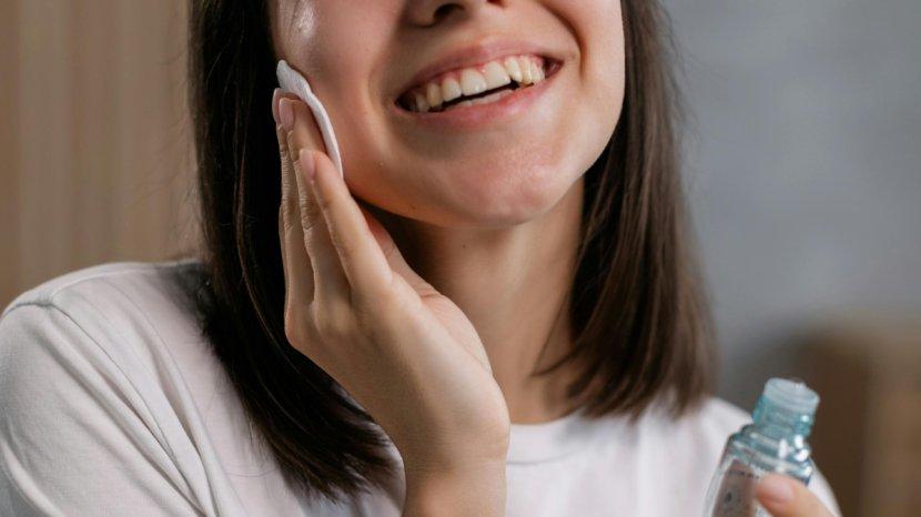 Daftar Harga Micellar Water yang Ampuh Hapus Makeup Kondangan hingga Bridesmaid