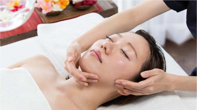 Facial-Wajah-Bisa-Bikin-Kulit-Glowing-atau-Hanya-Efek-Sementara-Begini-Kata-Dokter-Kulit-1.jpg