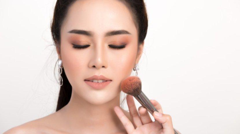 Ikuti 5 Langkah Mudah Wajah Terlihat Natural dan Segar Cukup Andalkan Makeup