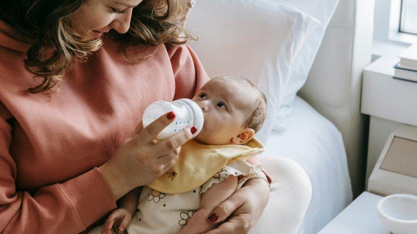 6 Rekomendasi Susu Soya Bayi, Cocok untuk Si Kecil yang Alergi Susu Sapi Formula