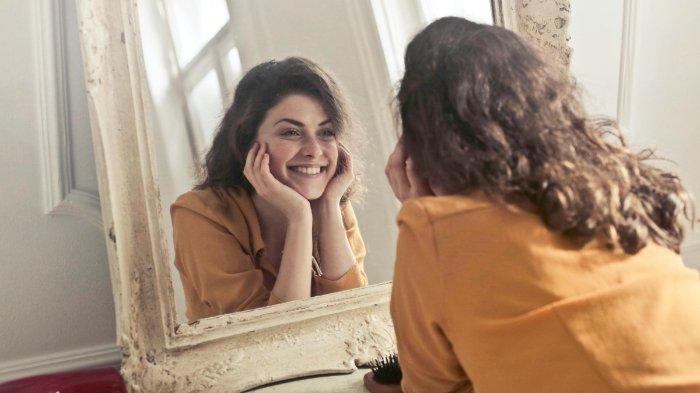 Perlukah Cuci Wajah Pakai Face Wash di Pagi Hari? Ini Jawabannya