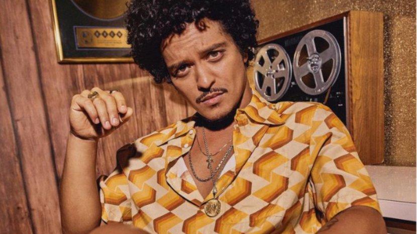 5 Padu Padan Outfit Ngonser Bruno Mars di Jakarta, Dijamin Modis dengan Penampilan Retro Kekinian