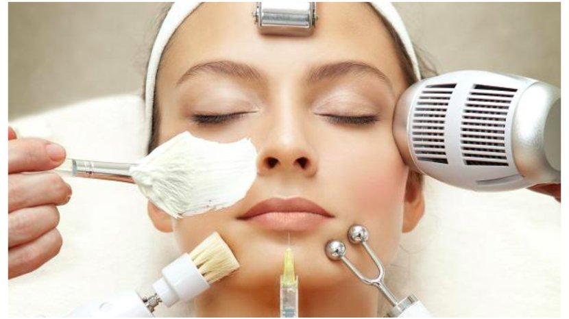 Ilustrasi-melakukan-facial-treatment-di-klinik-kecantikan.jpg