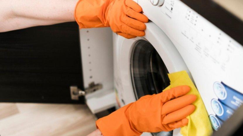 Tak Boleh Di-skip, Begini 7 Cara Mudah Bersihkan Mesin Cuci agar Tak Jadi Sarang Kotoran