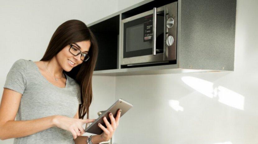 Kenali dan Hindari 10 Kesalahan yang Bisa Bikin Microwave Cepat Rusak