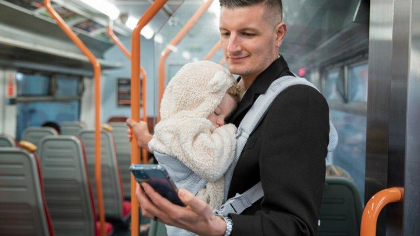 9 Tips agar Anak Tidak Rewel di Perjalanan Mudik Naik Transum