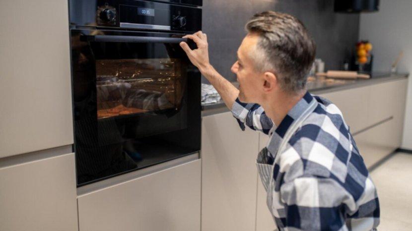 Perlu Dihindari, Cek 10 Kesalahan yang Bikin Oven Listrik Cepat Rusak