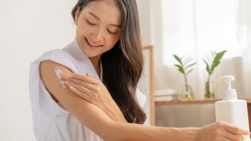 Ilustrasi-pengaplikasian-body-serum.jpg