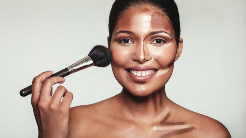 Ilustrasi-pengaplikasian-contour-dan-bronzer-yang-berbeda.jpg