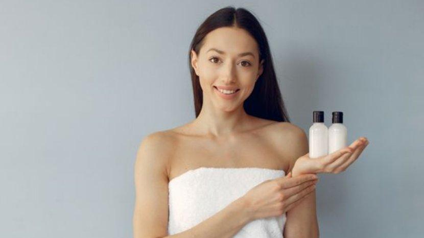 Ilustrasi-perbedaan-body-lotion-dan-body-serum.jpg