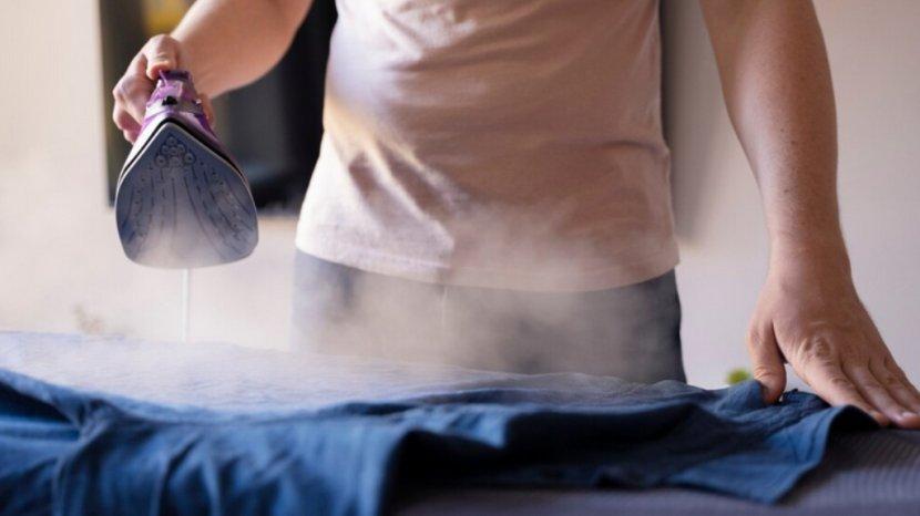 10 Kebiasaan yang Ternyata Bisa Bikin Setrika Uap Cepat Rusak