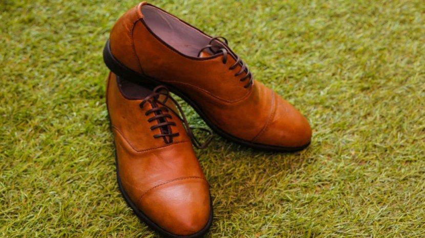 Ilustrasi-tampilan-sepatu-kulit-dengan-perawatan-yang-tepat.jpg