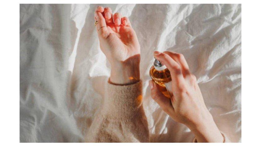 8 Tips Memakai Parfum Agar Tahan Lama dan Wangi Sepanjang Hari