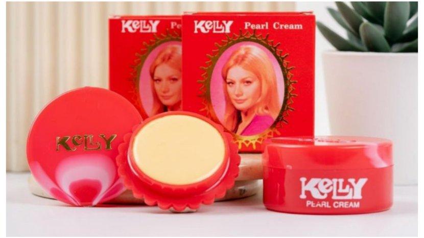 Kelly-Pearl-Cream-hadir-dengan-wadah-berwarna-merah-mungil.jpg