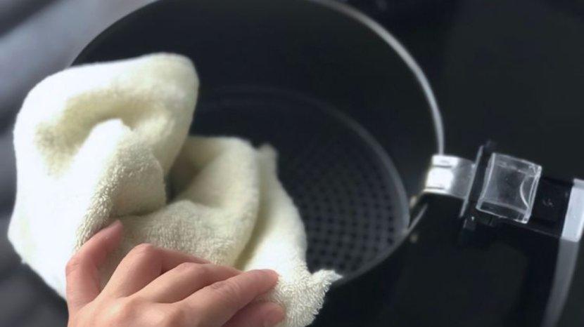 Keranjang-air-fryer-harus-dibersihkan-secara-tepat-untuk-menghindari-kerusakan.jpg