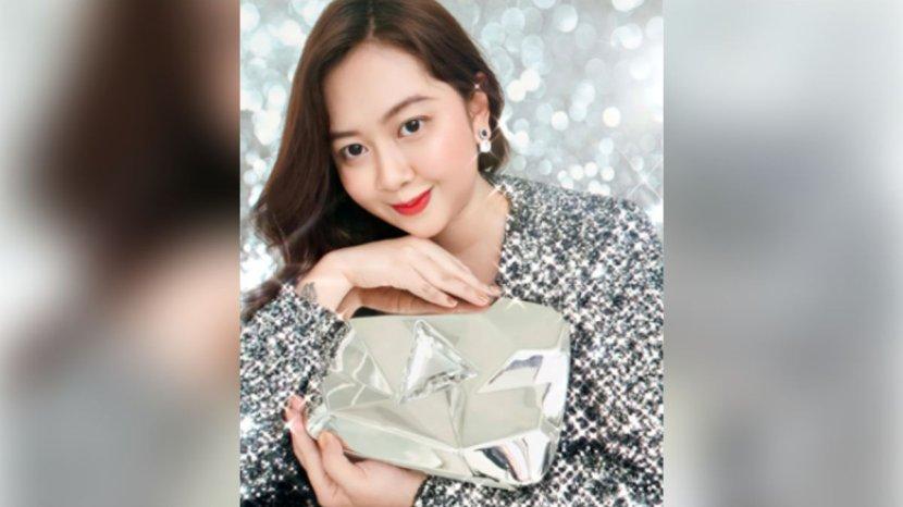 Klara Tania Sukses Beli Rumah Berkat Rekomendasikan Produk Shopee Lewat YouTube Shopping Affiliates