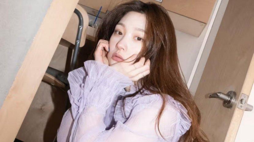 Padu-Padan-Outfit-Floral-ala-Jung-Chae-Yeon.jpg