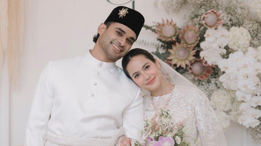 6 Potret Sederhana Pernikahan Pevita Pearce dan Suami, Bernuansa Melayu Serba Putih