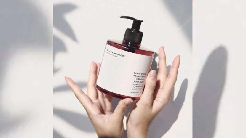 Review-GRACE-AND-GLOW-Black-Opium-Body-Wash-Bersihkan-Kulit-Badan-dengan-Aroma-Parfum-Tahan-Lama.jpg