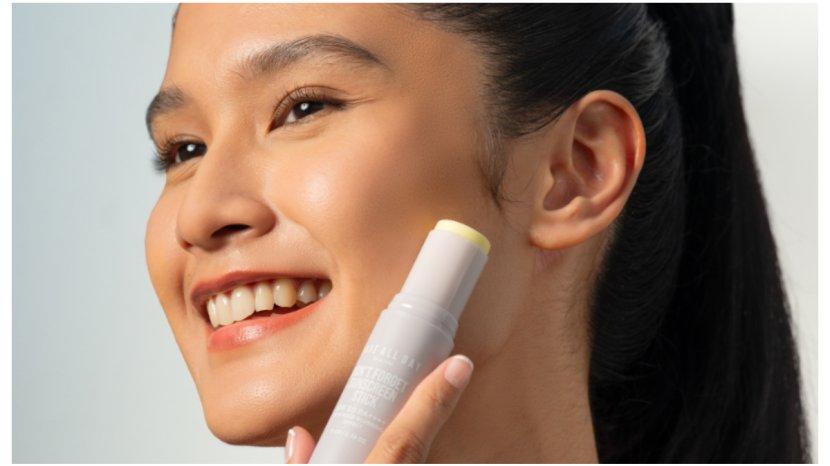 6 Rekomendasi Sunscreen Stick Brand Lokal yang Aman, Praktis, dan Cocok untuk Cuaca Tropis