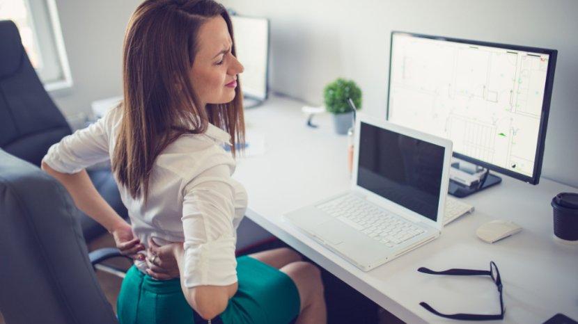 Sudah Cukup Minum Air Putih, Tapi Masih Sering Sakit Pinggang? 3 Hal Ini Bisa Jadi Penyebabnya