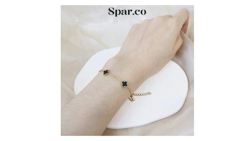 4 Rekomendasi Gelang Clover Murah Meriah Anti-karat di e-Commerce, Bikin Tangan Makin Cantik
