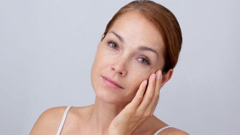 Urutan Skincare Pagi untuk Usia 40 Tahun Menurut Dokter Kulit, Jangan Skip Sunscreen