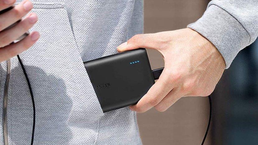 ANKER PowerCore 10400 mAh, Power Bank Mungil Nyaman Digenggam