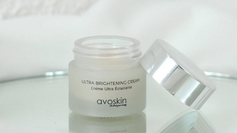 Tampil Glow Up di Hari Raya dengan avoskin Intensive Divine Day Cream, Intip Dulu Review-nya