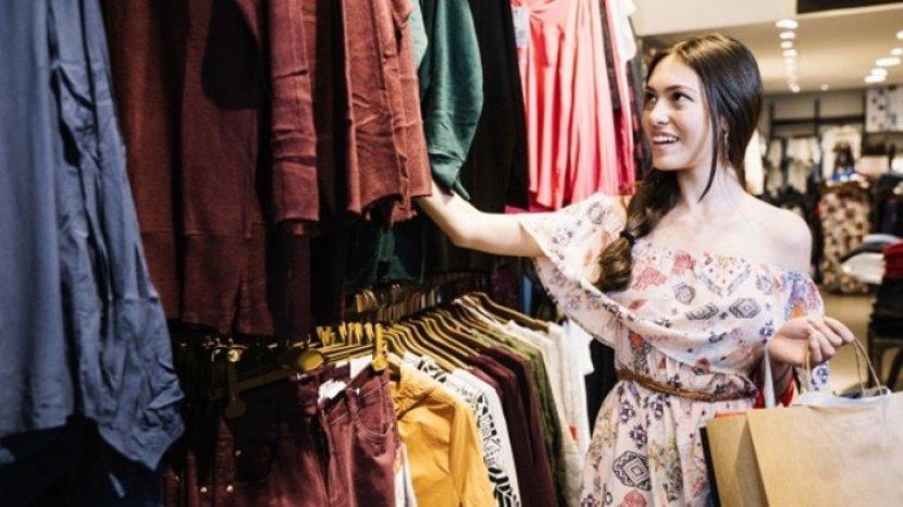 Gemar Thrifting Baju? Jangan Langsung Dipakai, Cuci Dulu dengan Cara Ini