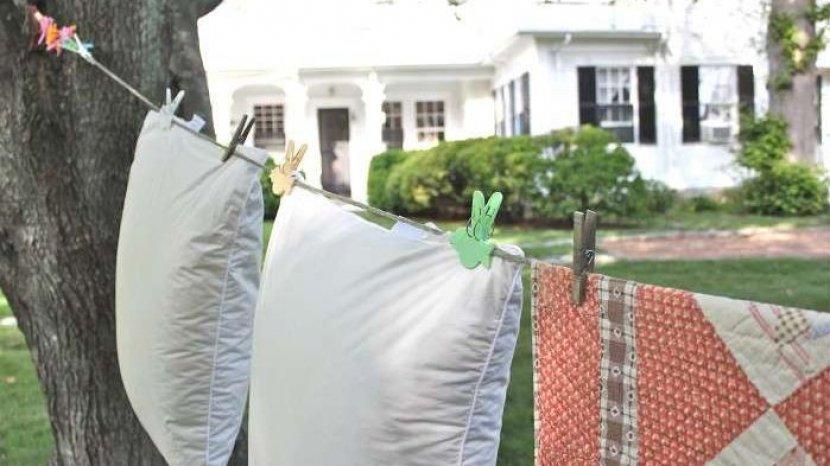 Bingung Cara Membersihkan Noda di Bantal? Ini Caranya