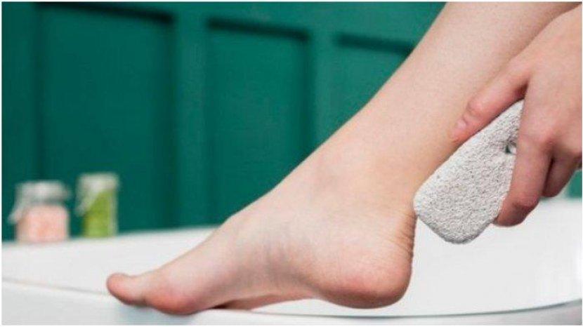 Hilangkan Daki Menggunakan Bahan Alami, Batu Apung Menjadi Solusi Efektif