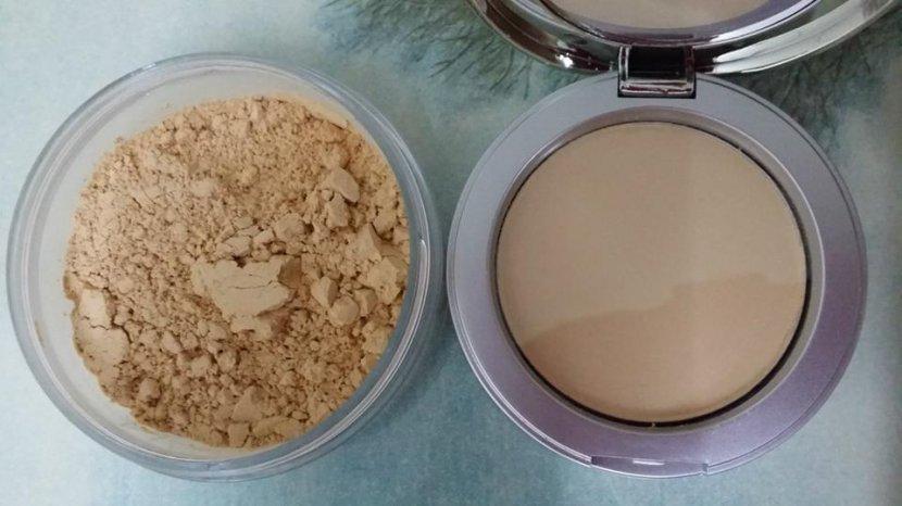 Bedak Tabur Vs Padat? Keduanya Memiliki Kelebihan dan Kekurangannya Masing-Masing