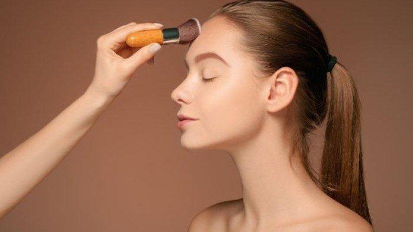 Review Emina Bare With Me Mineral Loose Powder, Jadikan Wajahmu Bebas Minyak Sepanjang Hari