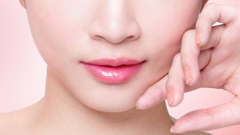 4 Manfaat Lip Serum, Membersihkan Sisa Lipstik hingga Menutrisi dari Dalam