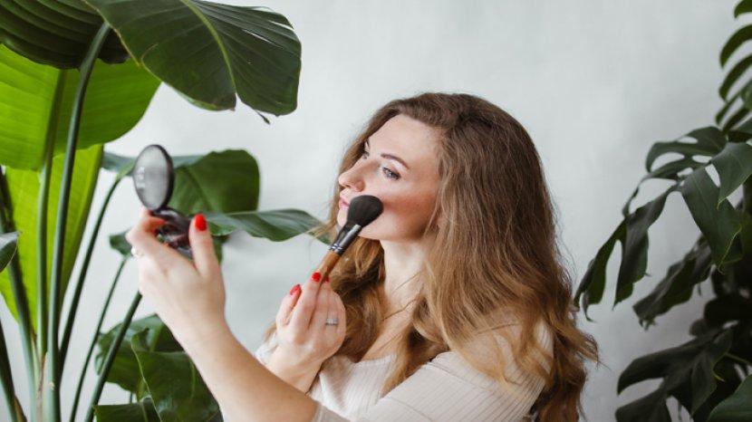 Review Viva Fin Touch Blush On Miliki Hasil Akhir Matte dan Tahan Lama