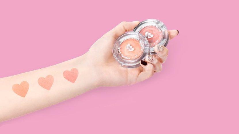 Cari Blush On Mungil yang Praktis Dibawa-bawa? Intip Rekomendasinya di Sini