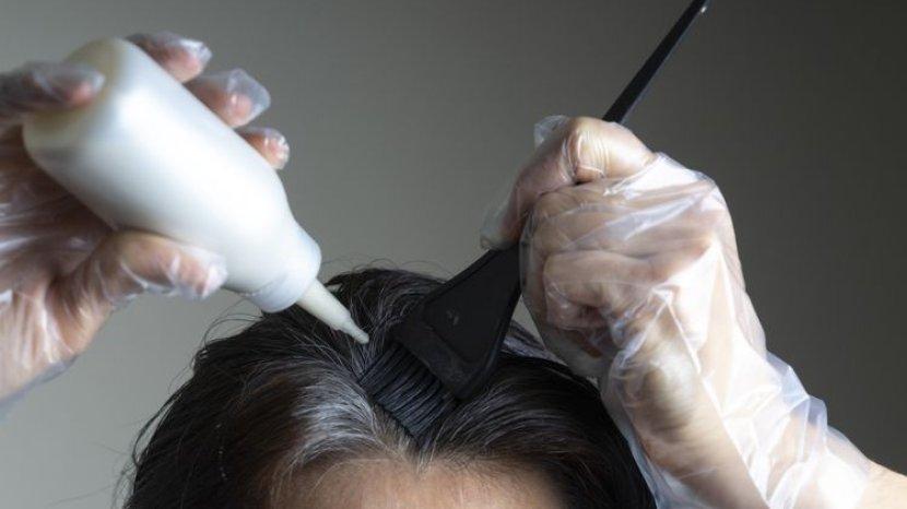 Rambut Beruban Bikin Nggak Pede? Tutupi dengan 5 Rekomendasi Cat Rambut Ini