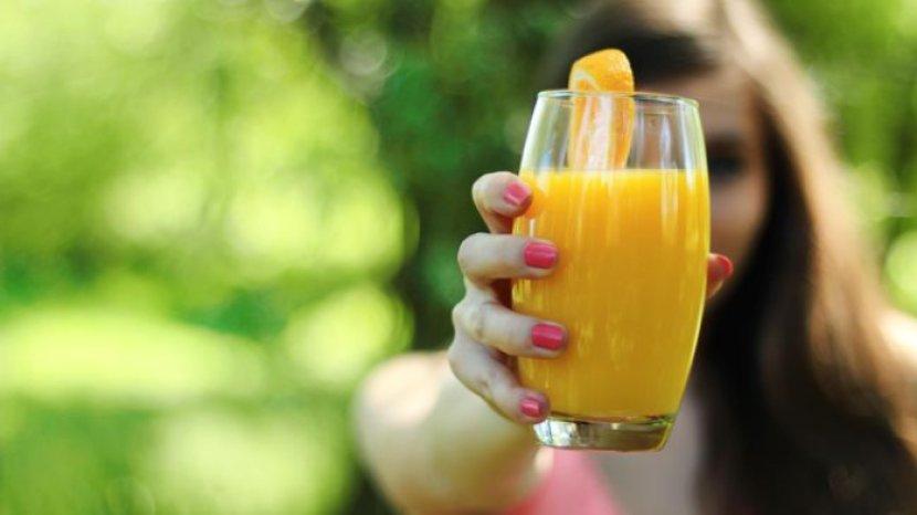 darah-tinggi-bisa-teratasi-dengan-minum-7-jus-buah-ini.jpg