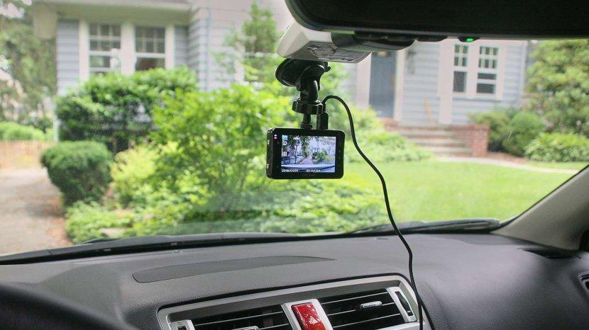 5 Rekomendasi Kamera Dashboard Mobil Kekinian Langsung Koneksi ke Handphone