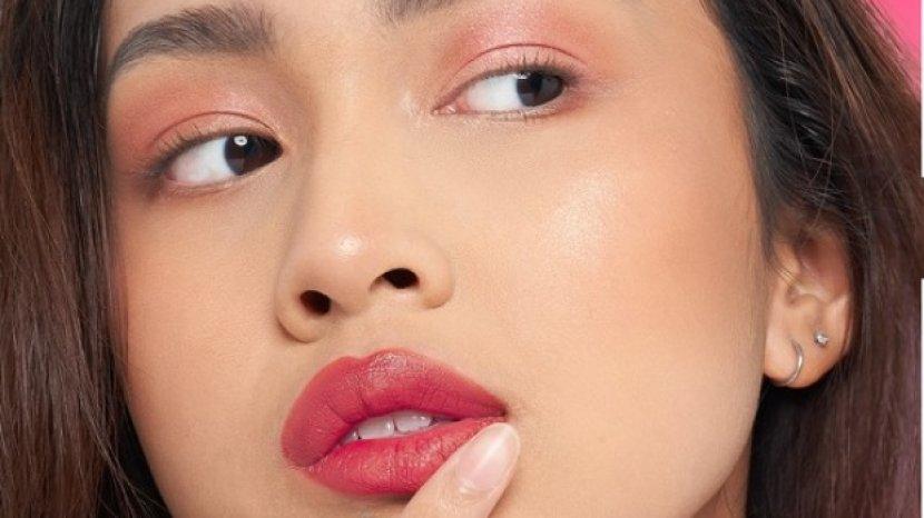 5 Rekomendasi Lip Cream Terbaik yang Long Lasting, Tahan Lama Seharian tanpa Perlu Touch Up