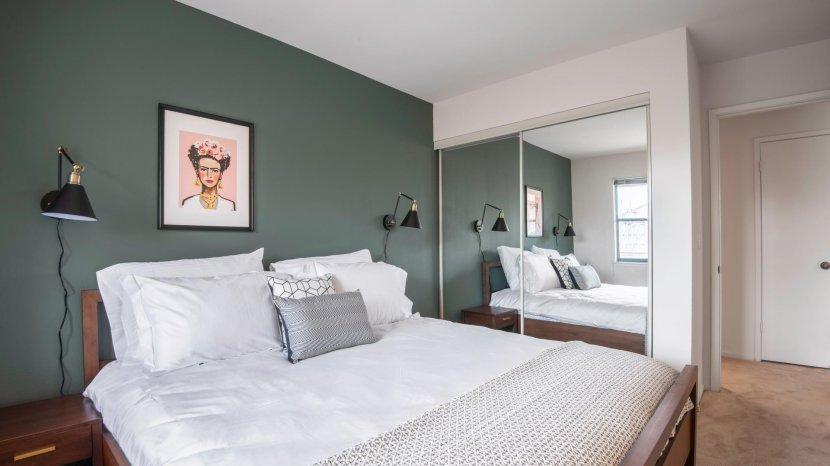 5 Tips Meletakkan Tempat Tidur secara Tepat Menurut Feng Shui, Hindari Menghadap Cermin